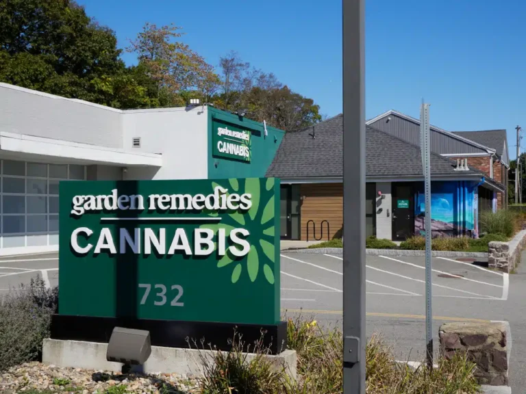 Garden Remedies Melrose Exterior Sign